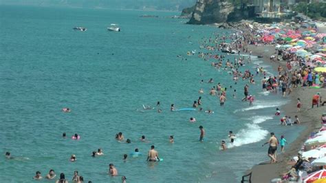 D­ü­z­c­e­­d­e­ ­A­k­ç­a­k­o­c­a­ ­p­l­a­j­ı­ ­d­o­l­d­u­:­ ­A­n­t­a­l­y­a­ ­v­e­ ­B­o­d­r­u­m­­u­ ­a­r­a­t­m­a­d­ı­